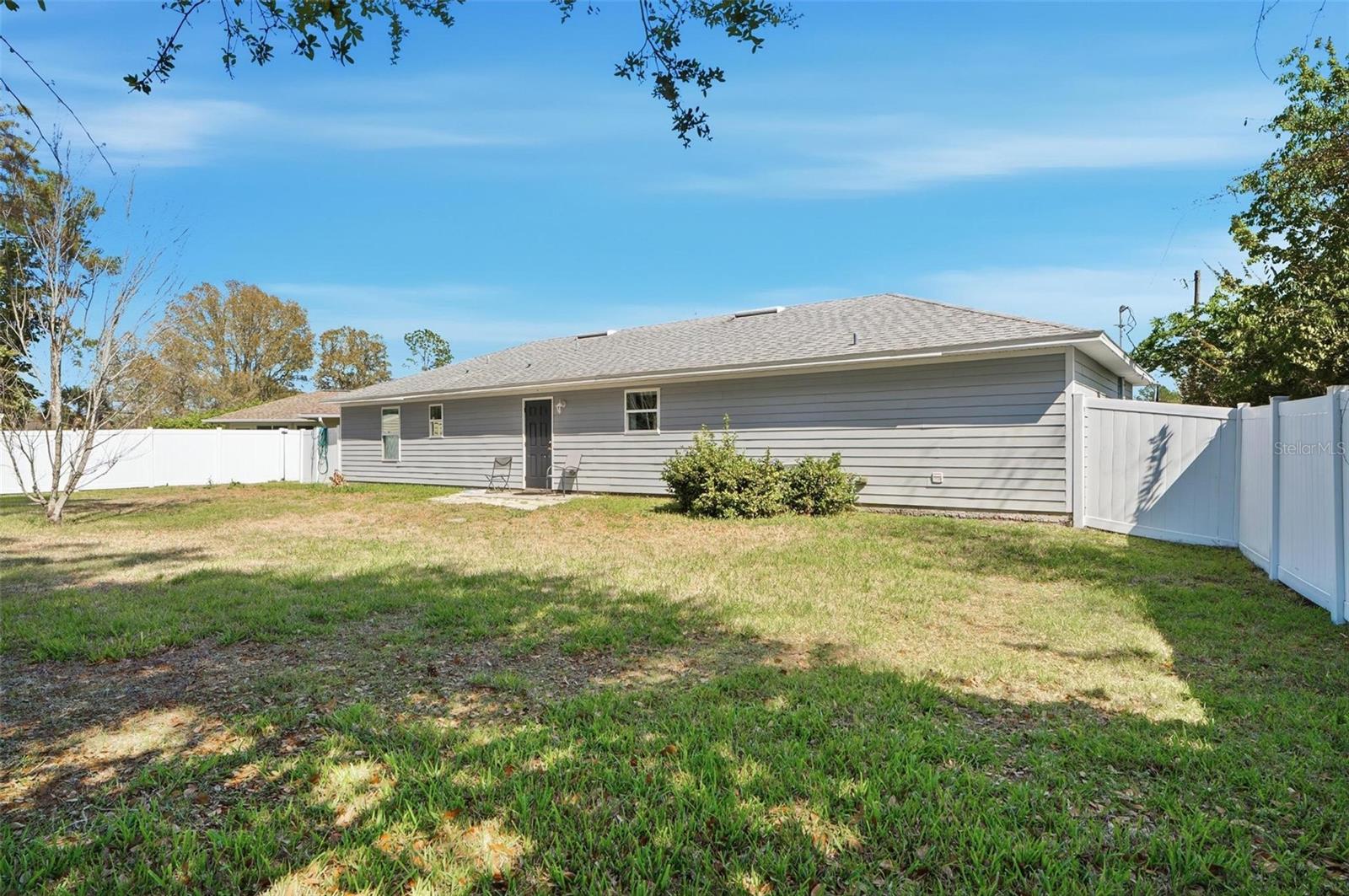 Listing photo id 29 for 27 Royal Oak Drive