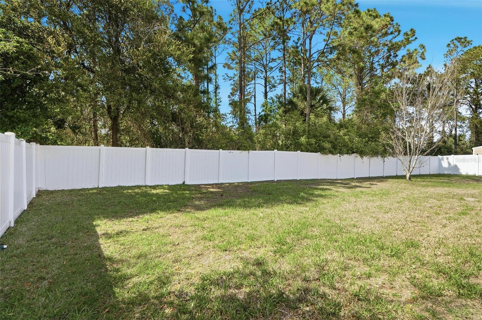 Listing photo id 30 for 27 Royal Oak Drive