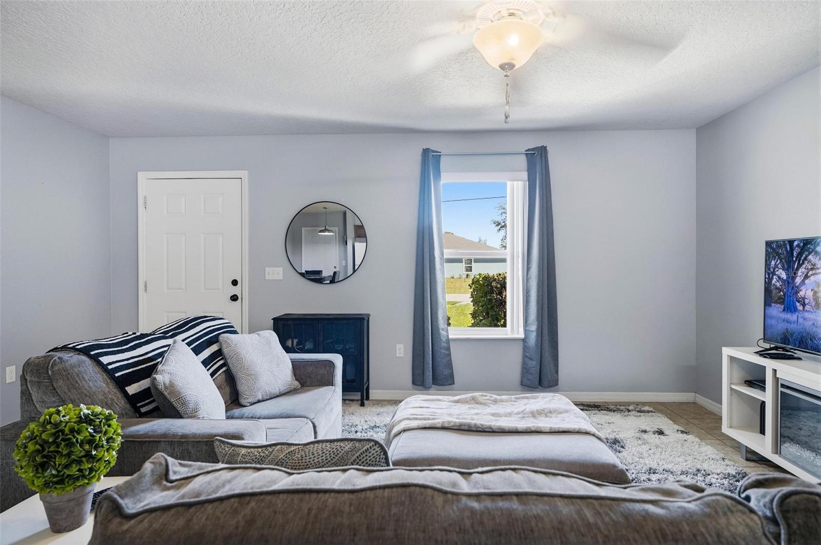 Listing photo id 6 for 27 Royal Oak Drive