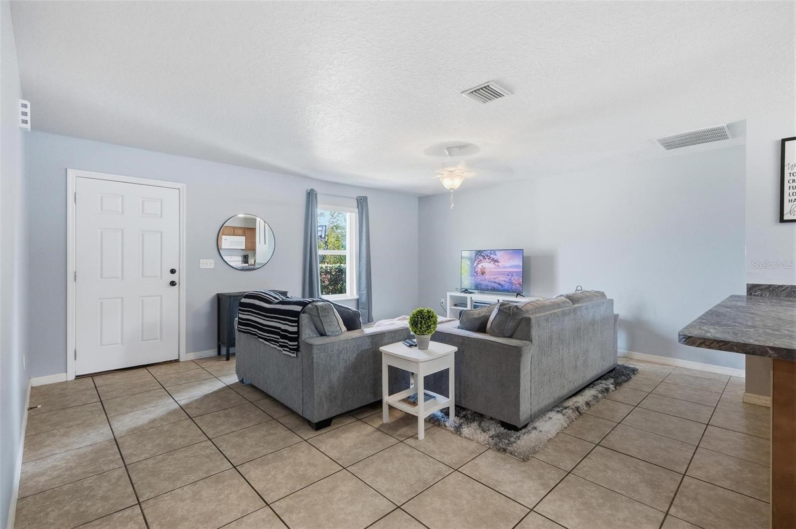 Listing photo id 7 for 27 Royal Oak Drive