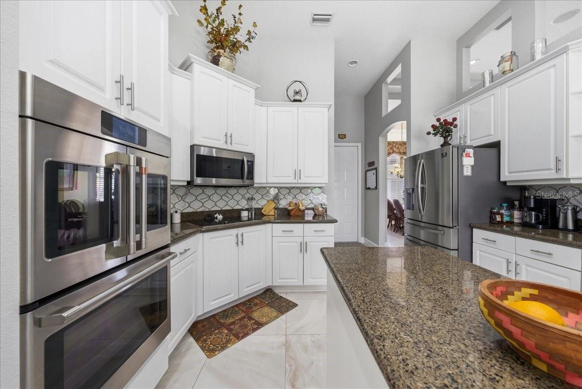 Image 18 of 61 For 800 Arbor Glen Court