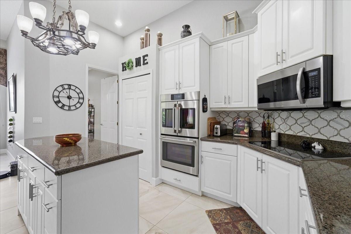 Image 19 of 61 For 800 Arbor Glen Court