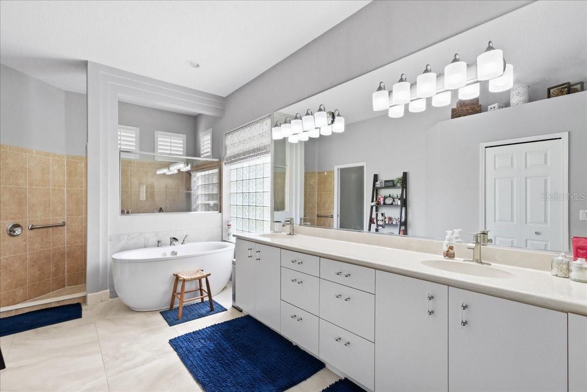 Image 26 of 61 For 800 Arbor Glen Court