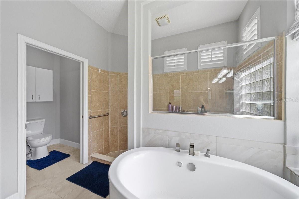 Image 28 of 61 For 800 Arbor Glen Court