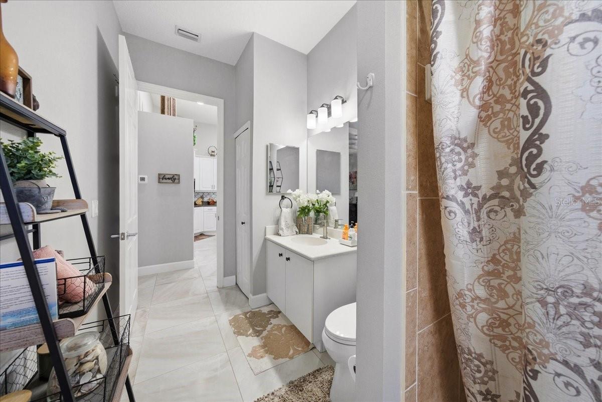 Image 34 of 61 For 800 Arbor Glen Court