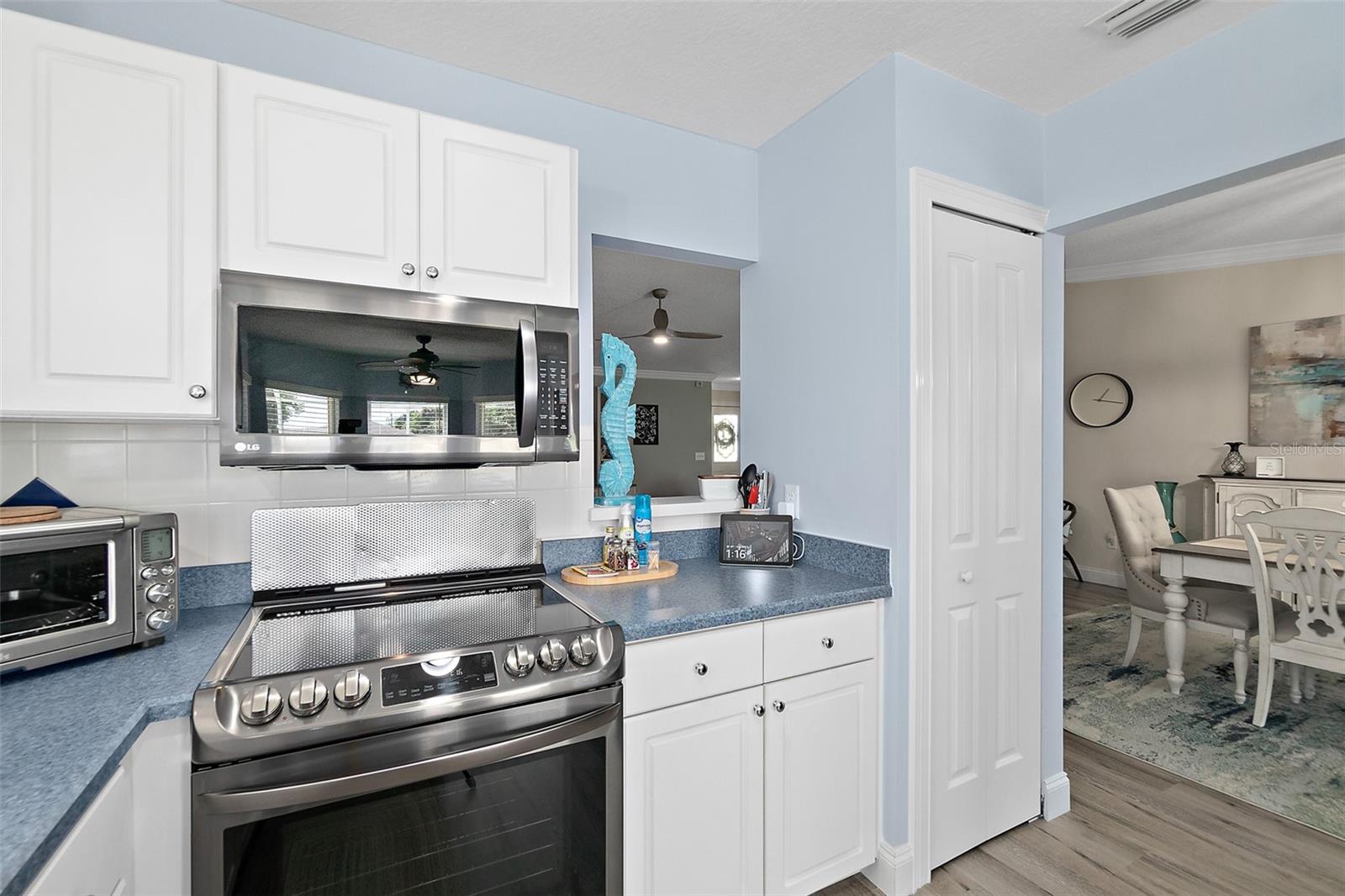 Image 24 of 61 For 9 Collingville Court