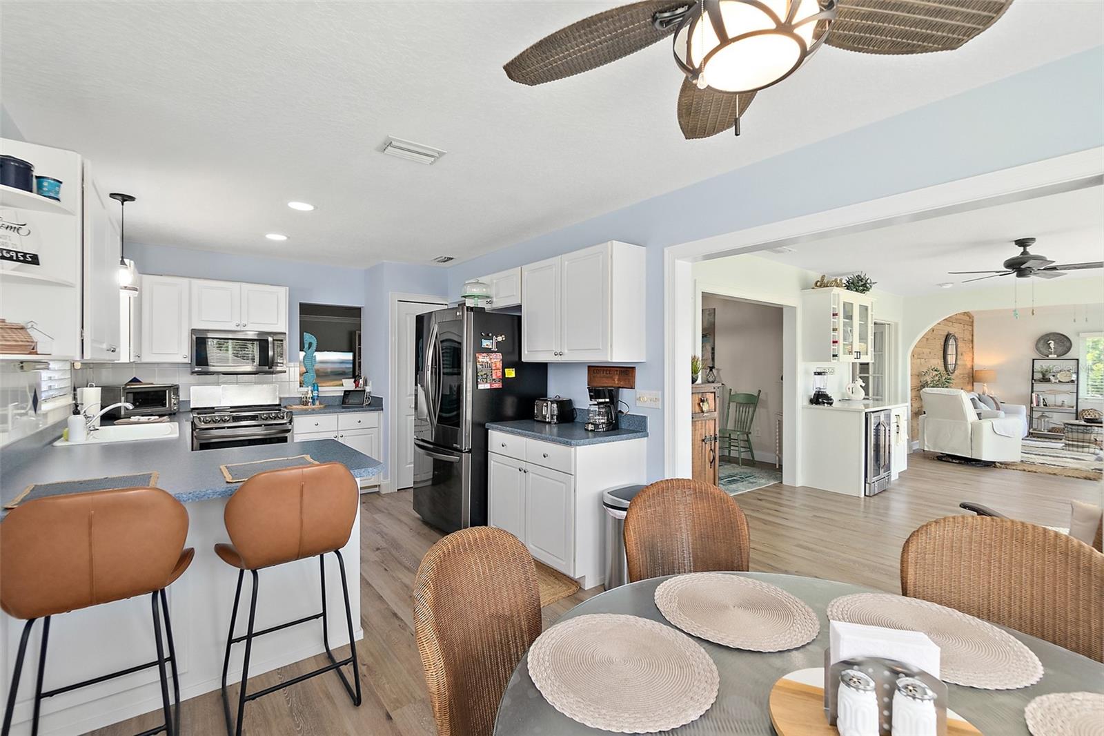 Image 28 of 61 For 9 Collingville Court