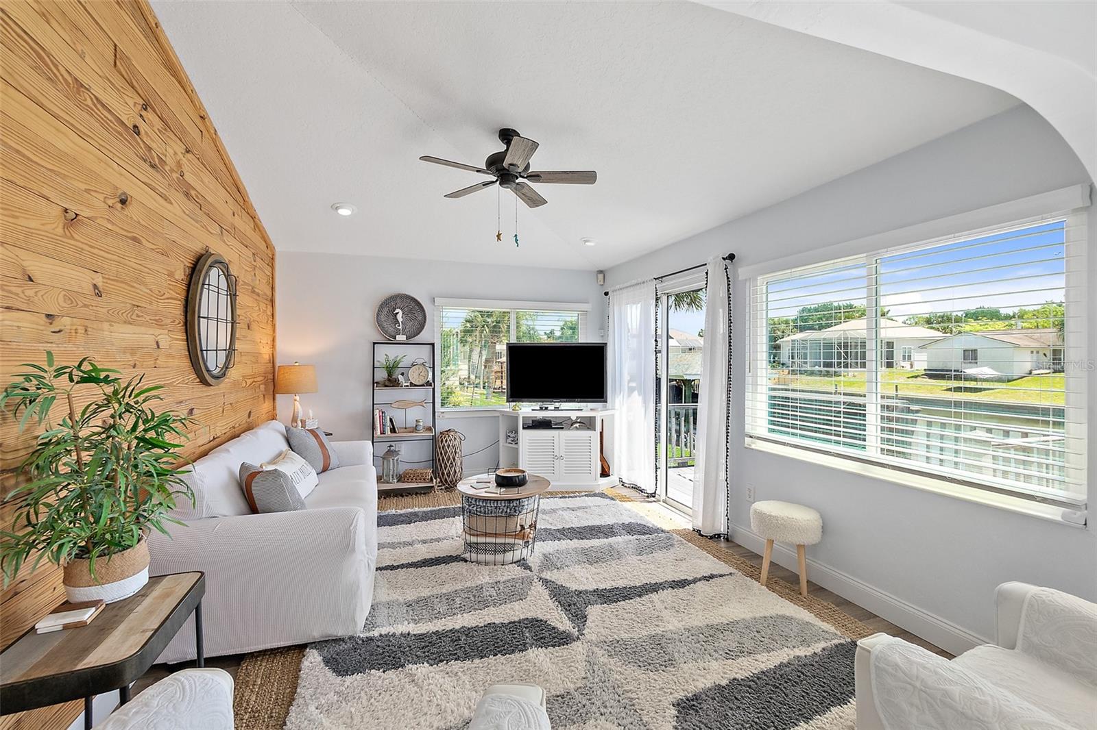 Image 33 of 61 For 9 Collingville Court