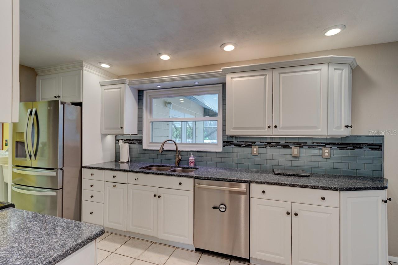 Image 10 of 35 For 897 Lindenwood Circle N