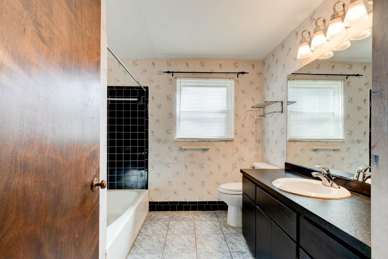 Image 21 of 35 For 897 Lindenwood Circle N