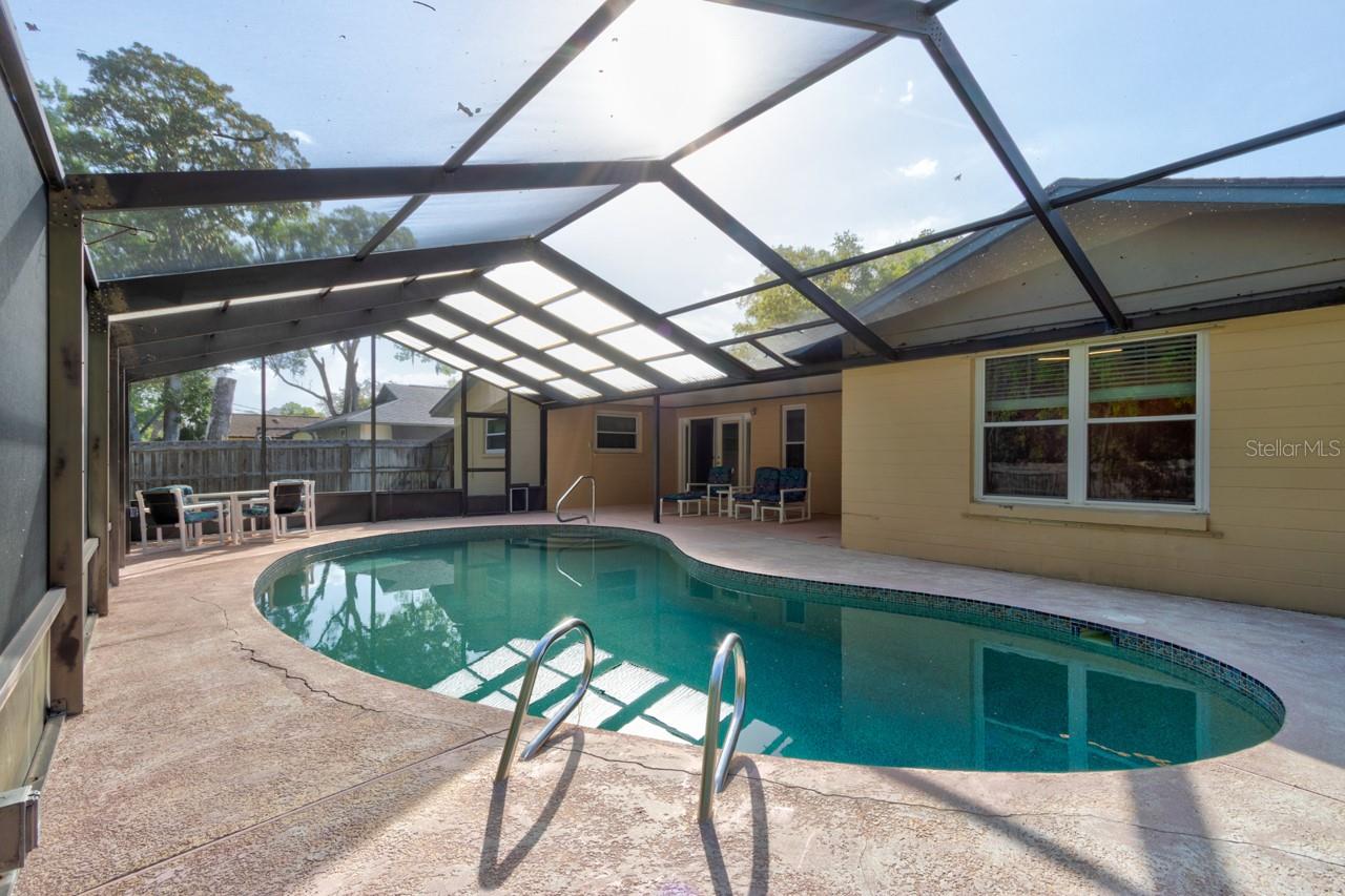 Image 23 of 35 For 897 Lindenwood Circle N