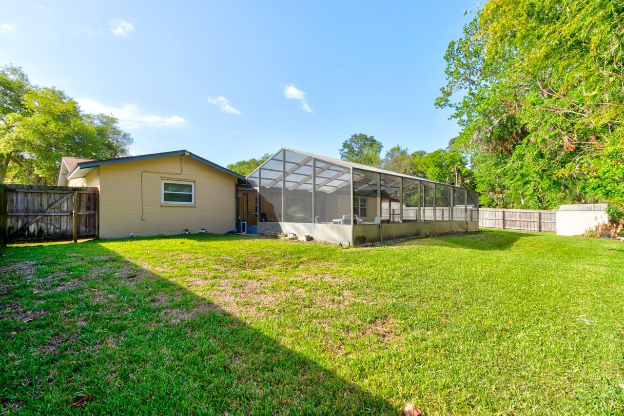 Image 26 of 35 For 897 Lindenwood Circle N