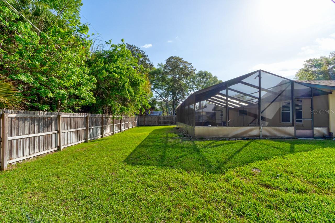 Image 27 of 35 For 897 Lindenwood Circle N