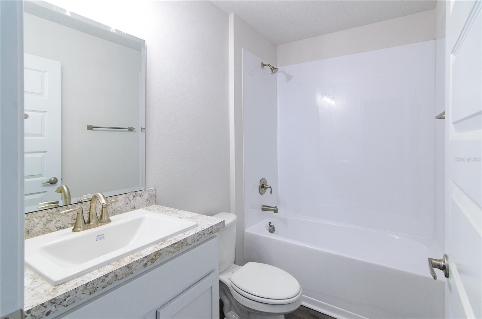 Listing photo id 15 for 2 Seckel Court