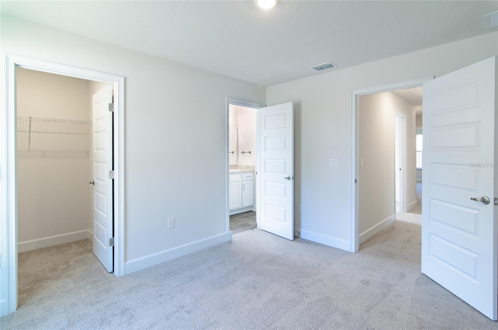 Listing photo id 21 for 2 Seckel Court