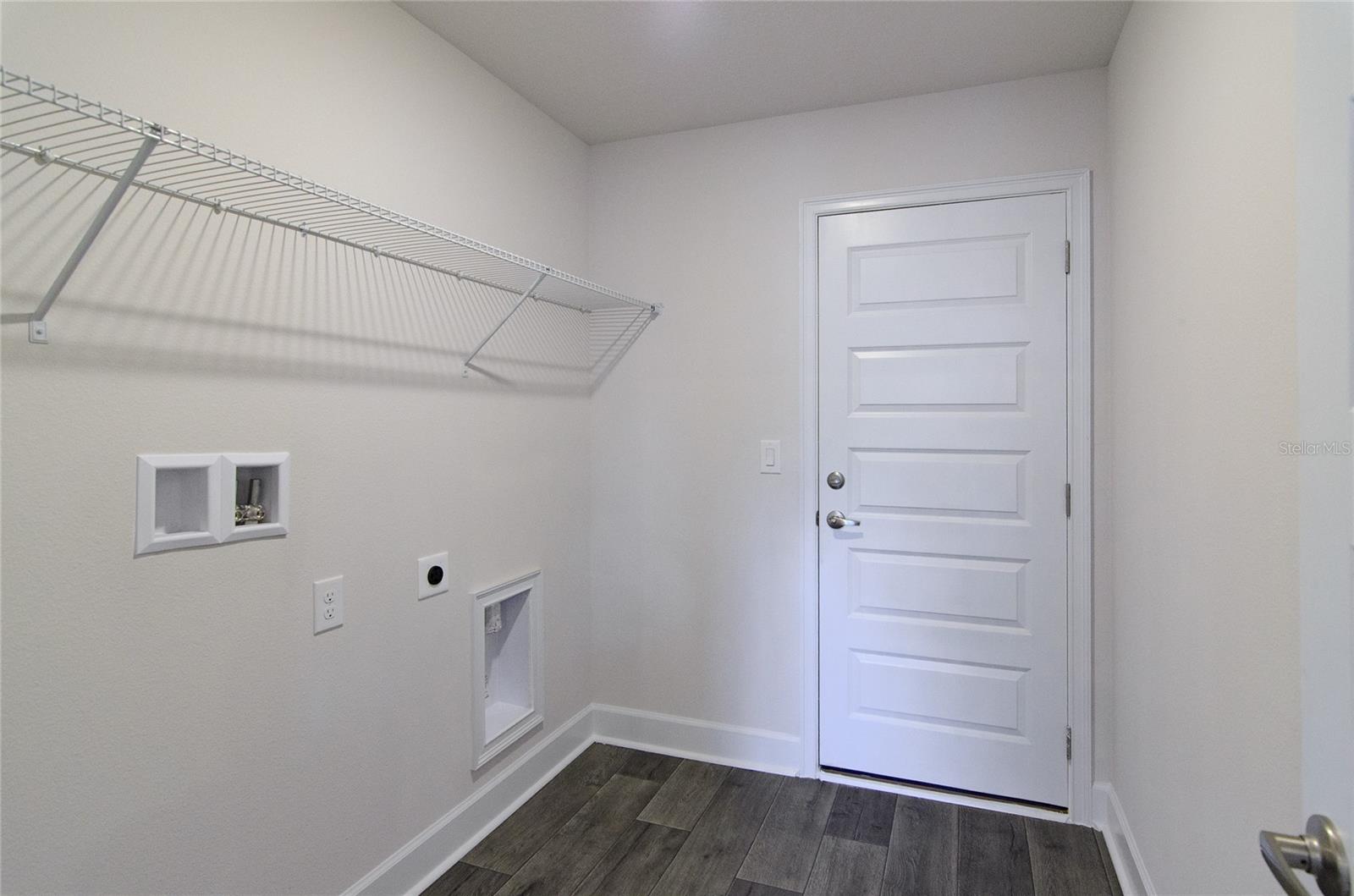 Listing photo id 23 for 2 Seckel Court