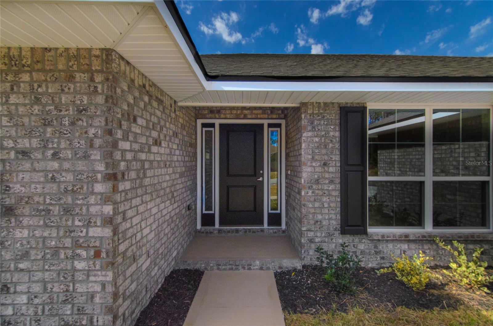 Listing photo id 1 for 2 Seckel Court