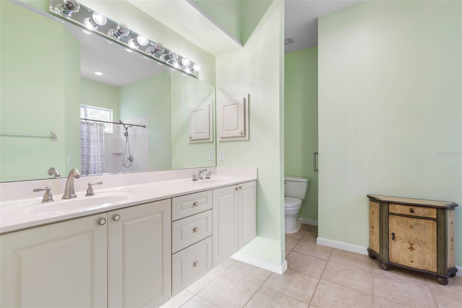 Image 24 of 96 For 3003 Glin Circle