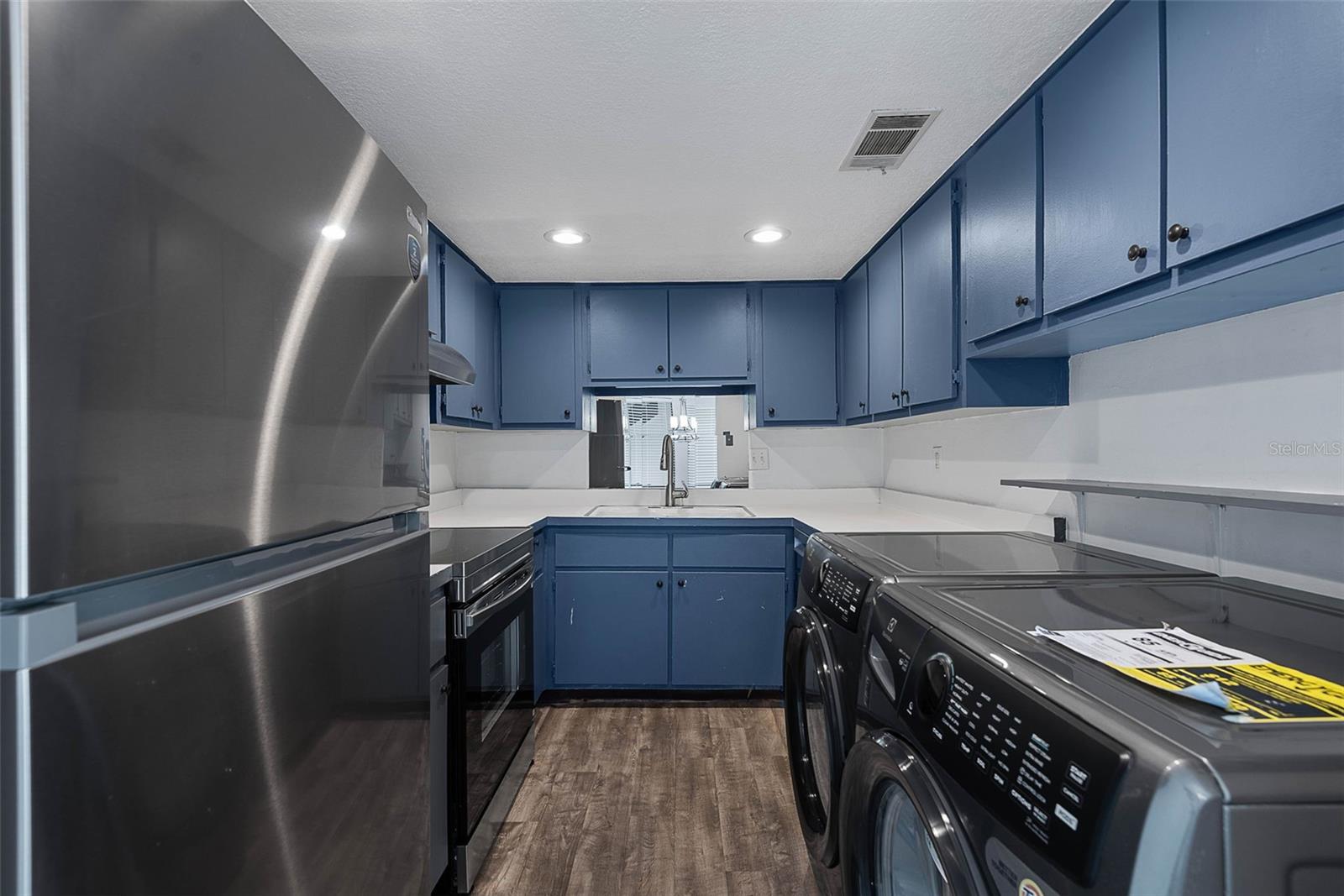 Image 11 of 35 For 60 Club House Drive 108