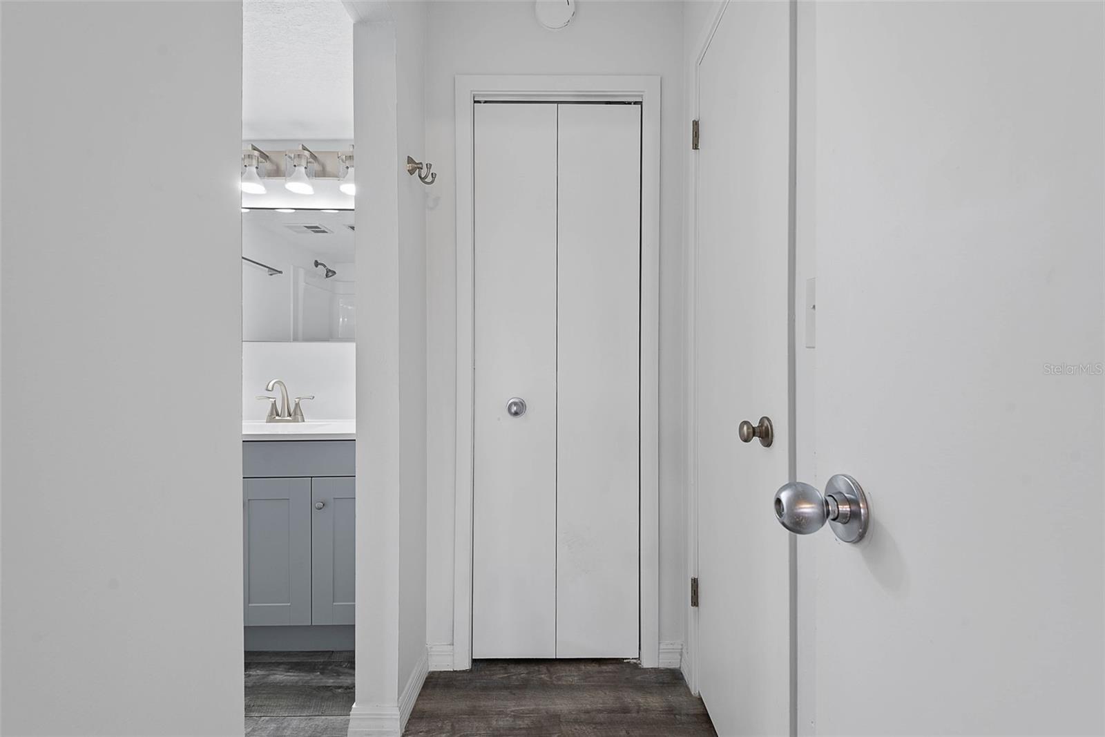 Image 20 of 35 For 60 Club House Drive 108