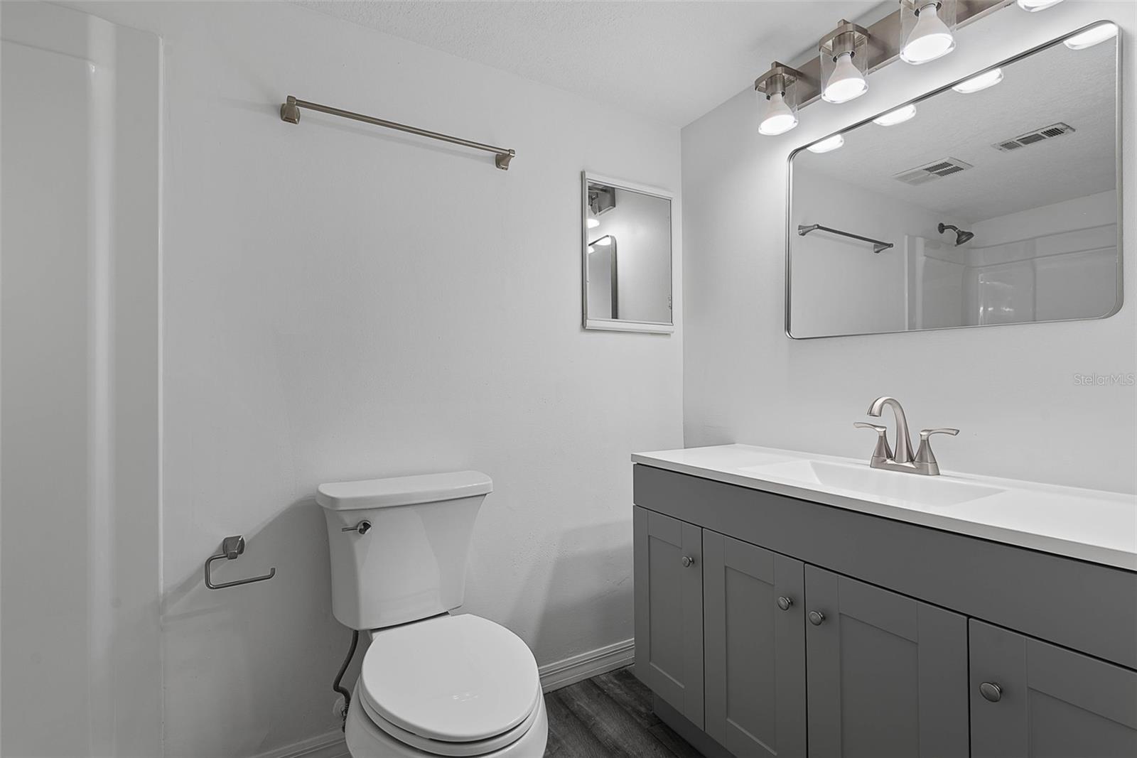 Image 21 of 35 For 60 Club House Drive 108