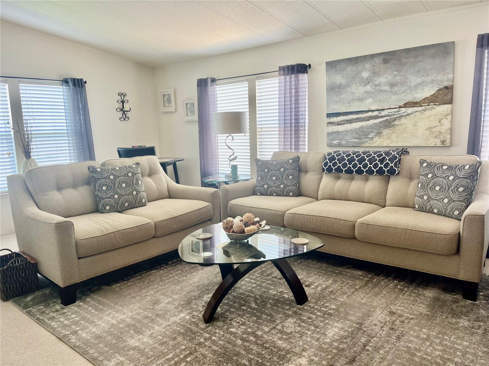 Image 14 of 69 For 27 Windward Drive