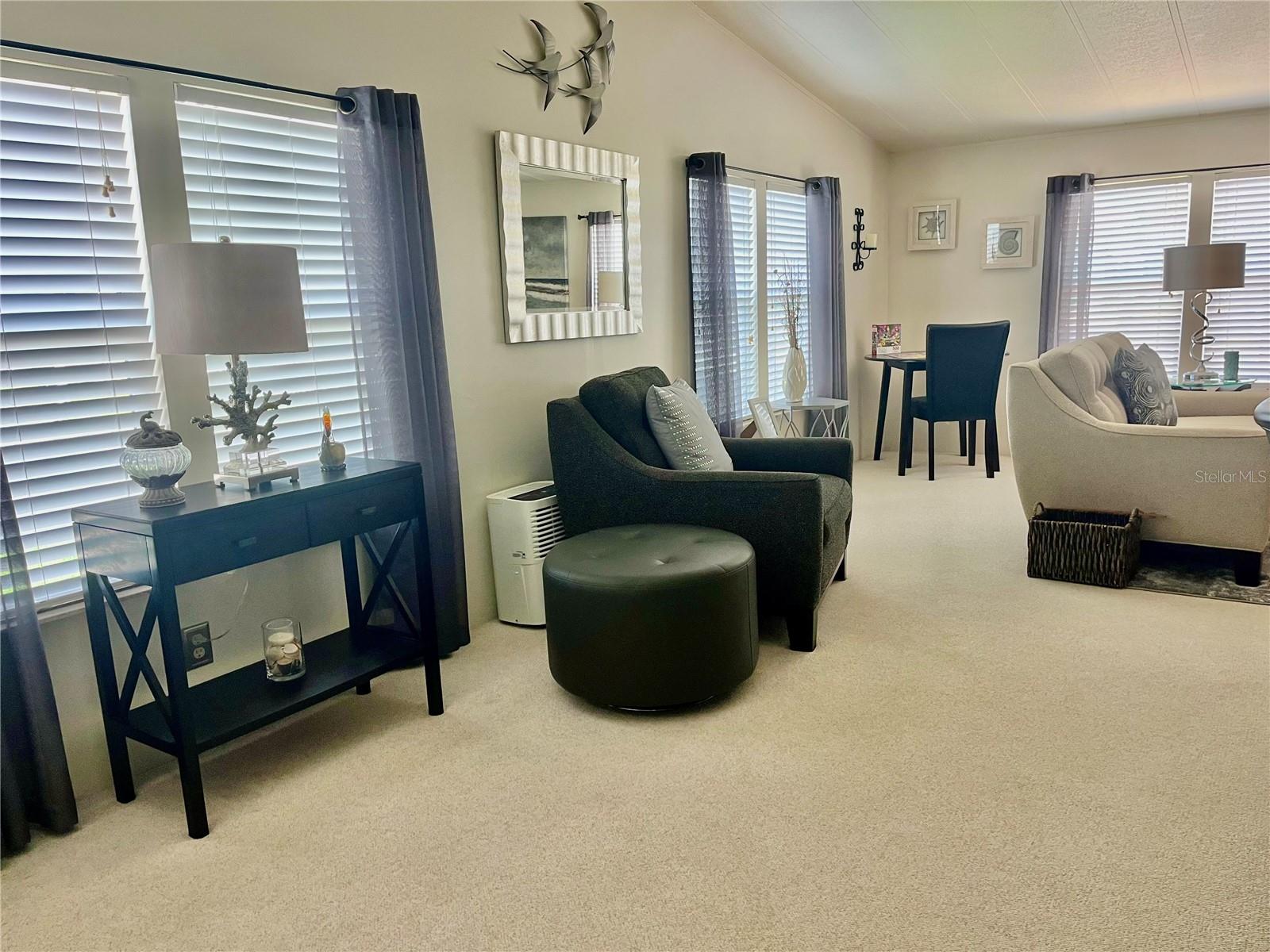 Image 19 of 69 For 27 Windward Drive