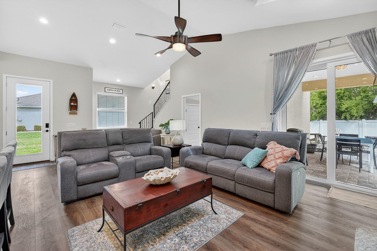 Image 7 of 42 For 141 Capri Drive