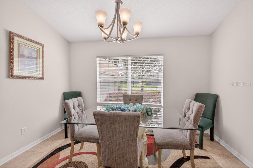 Image 13 of 74 For 15 Londonderry Drive