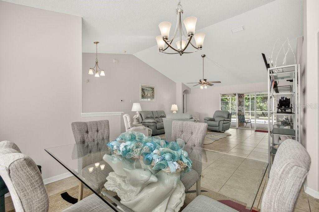 Image 15 of 74 For 15 Londonderry Drive