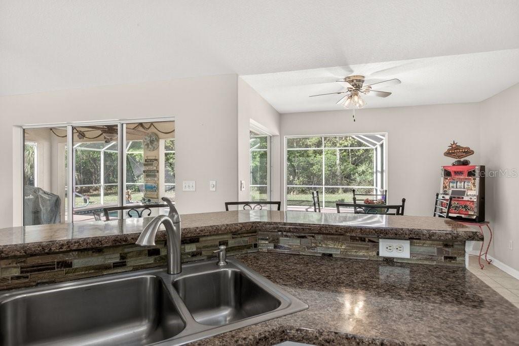 Image 18 of 74 For 15 Londonderry Drive