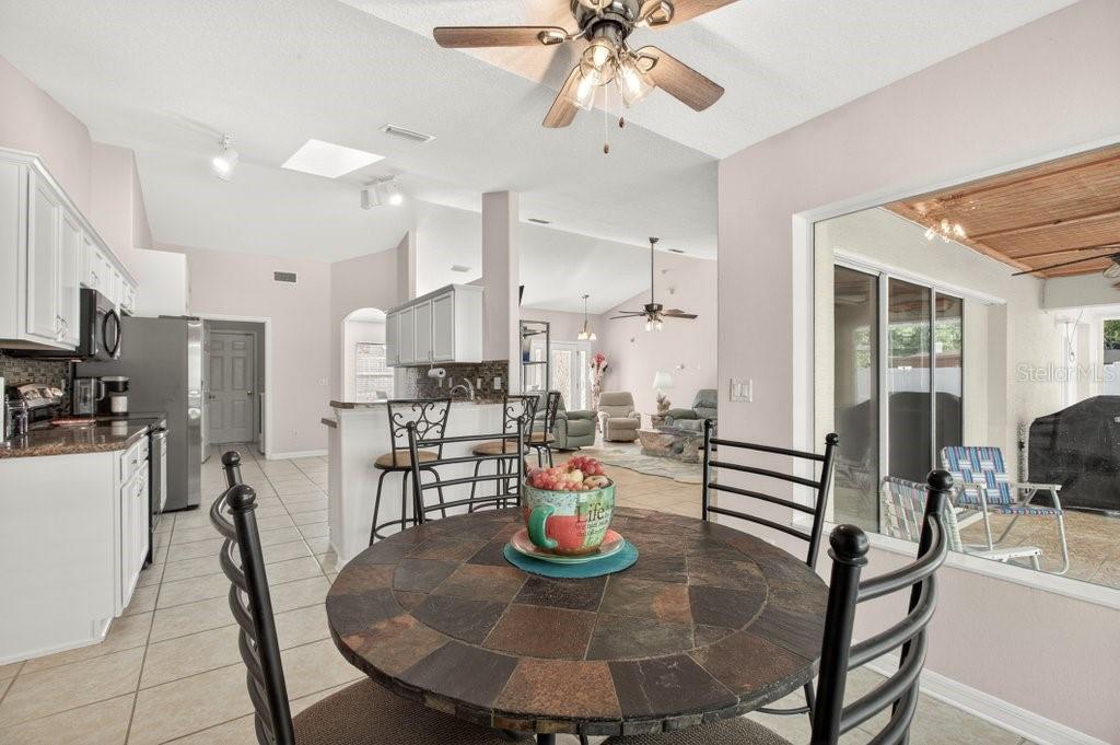 Image 23 of 74 For 15 Londonderry Drive