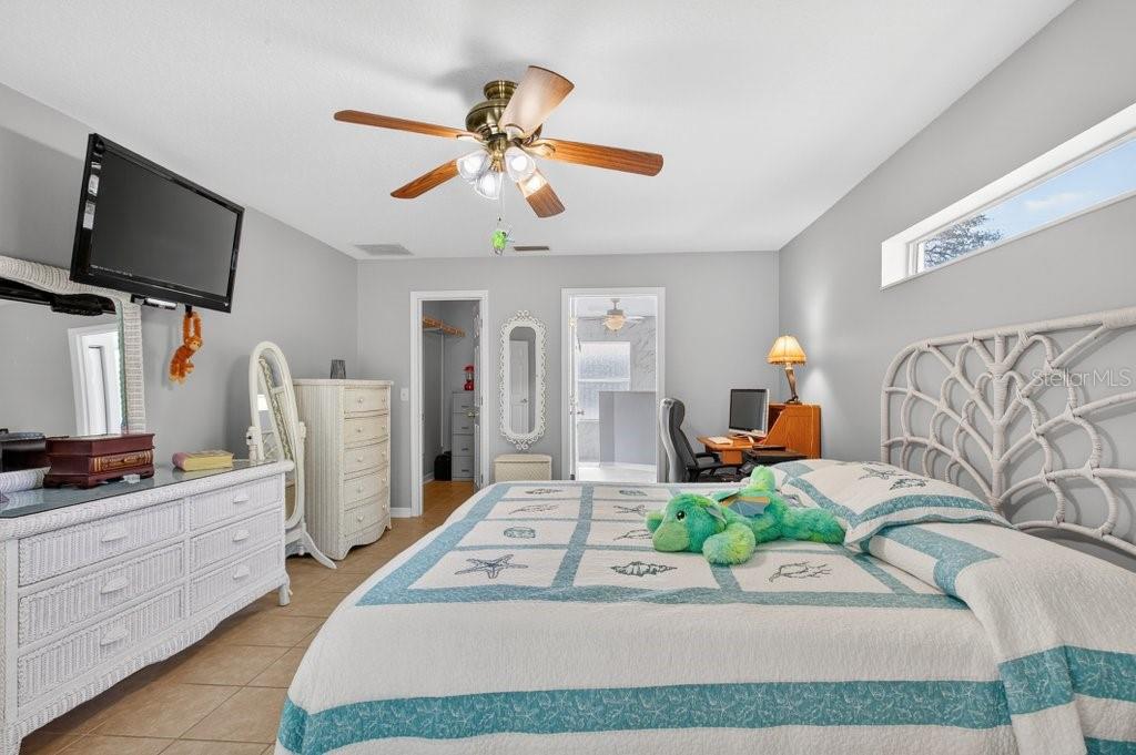 Image 25 of 74 For 15 Londonderry Drive