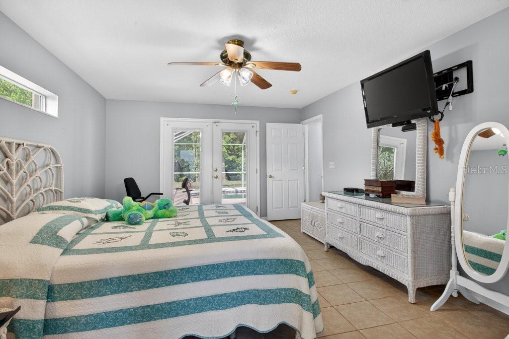 Image 28 of 74 For 15 Londonderry Drive