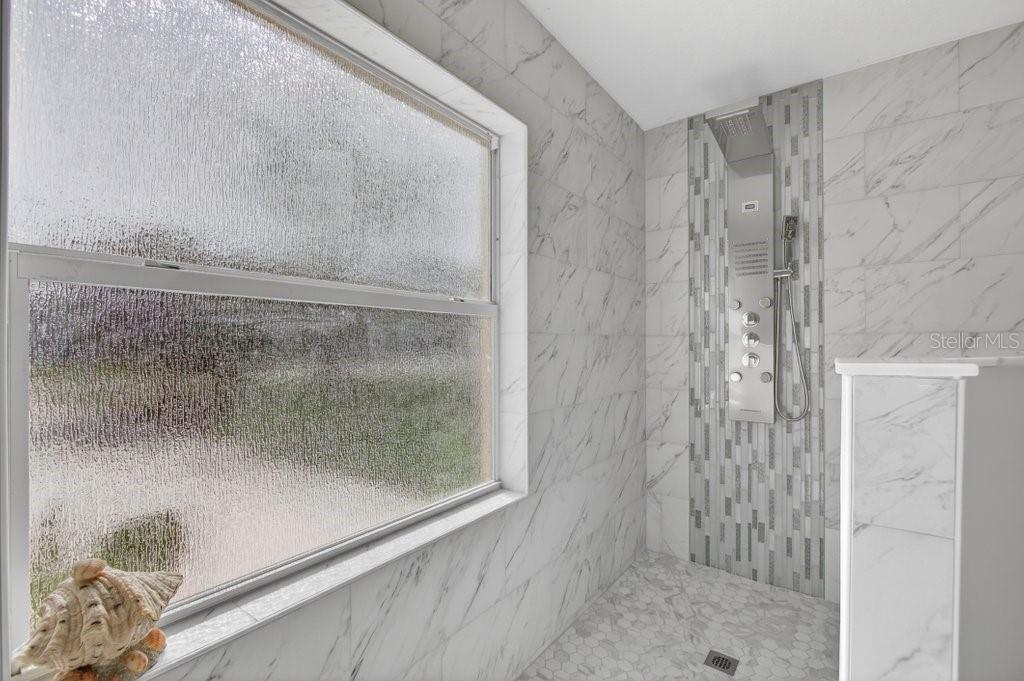 Image 31 of 74 For 15 Londonderry Drive