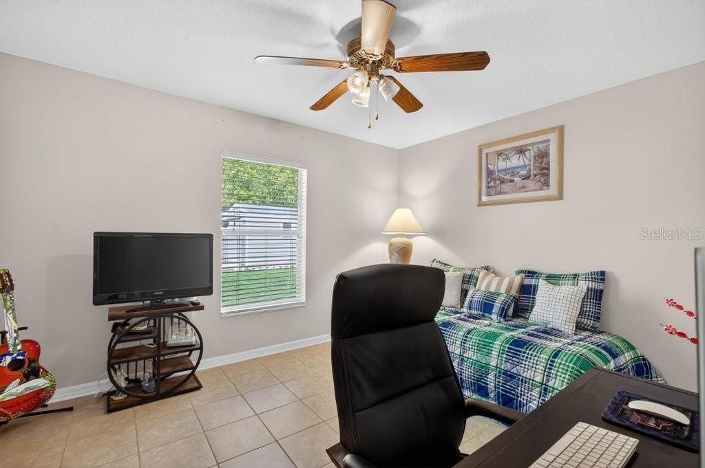 Image 38 of 74 For 15 Londonderry Drive