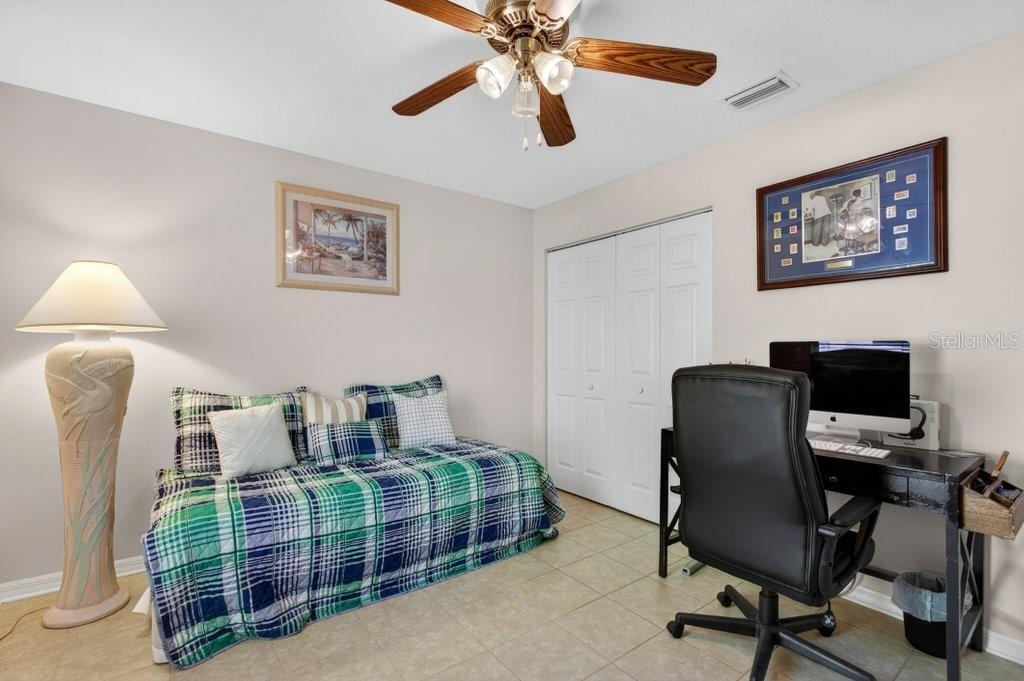 Image 39 of 74 For 15 Londonderry Drive