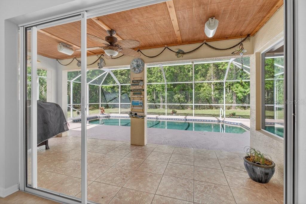 Image 41 of 74 For 15 Londonderry Drive