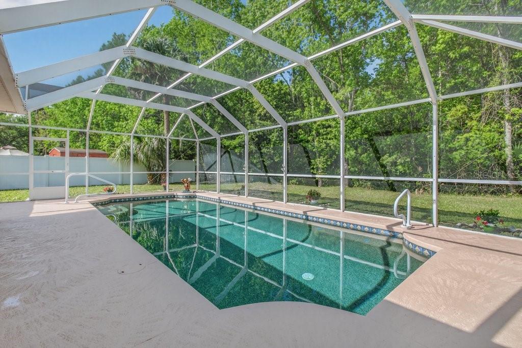 Image 44 of 74 For 15 Londonderry Drive