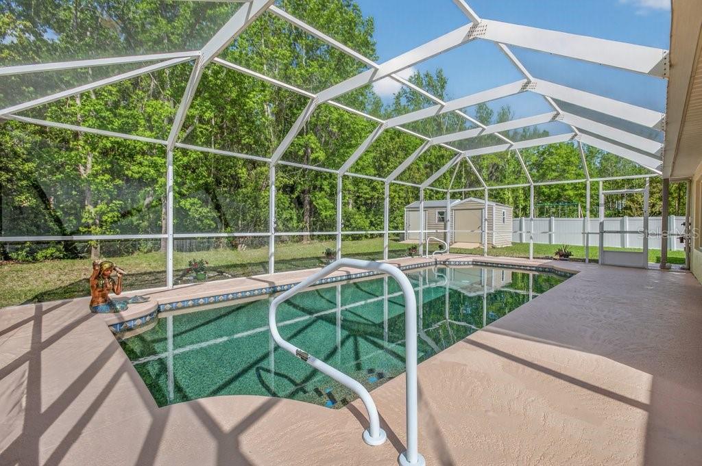 Image 46 of 74 For 15 Londonderry Drive