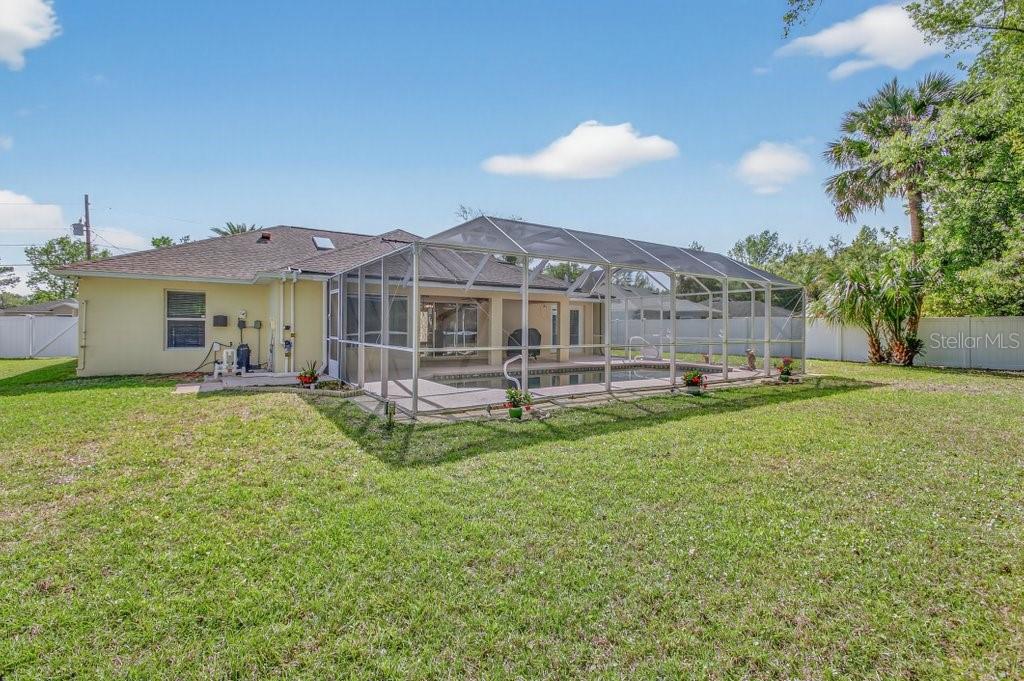 Image 54 of 74 For 15 Londonderry Drive