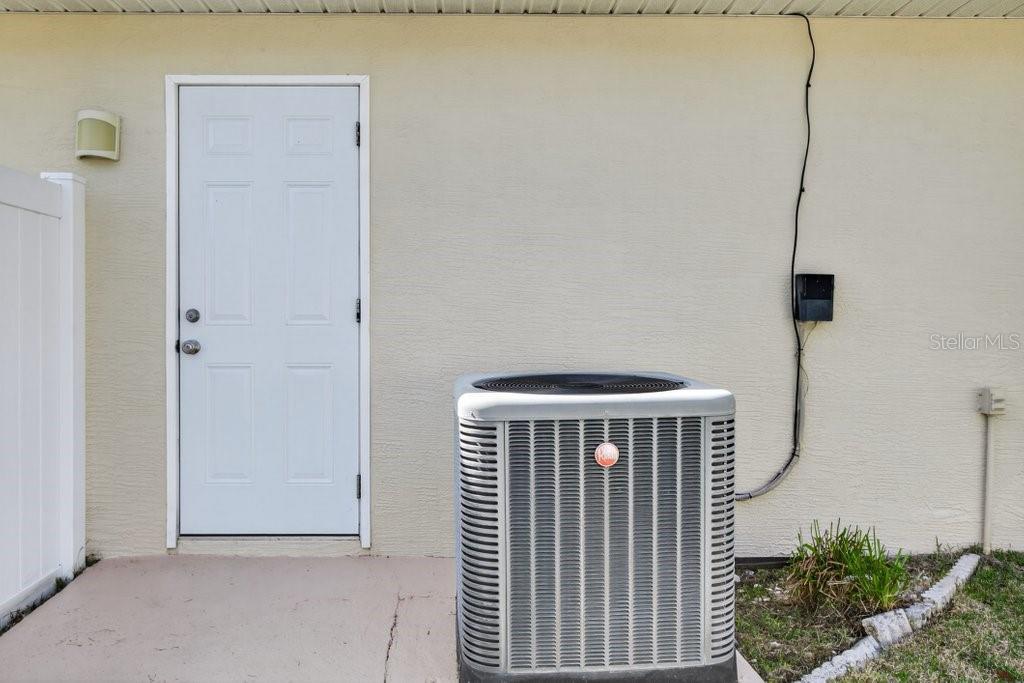 Image 60 of 74 For 15 Londonderry Drive