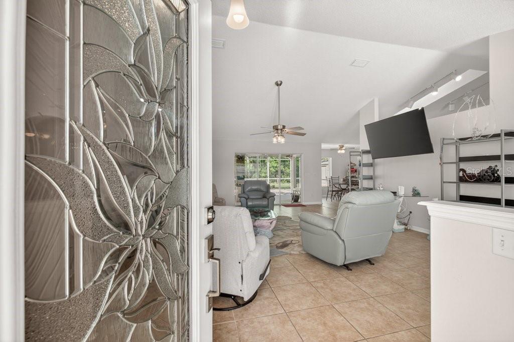 Image 7 of 74 For 15 Londonderry Drive