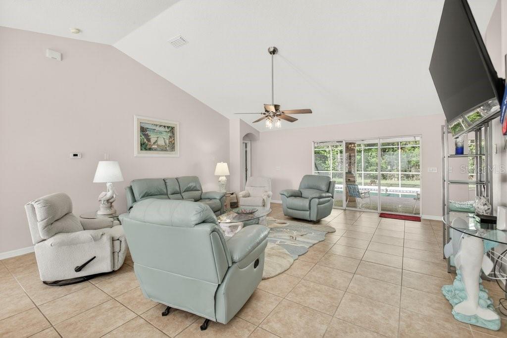 Image 9 of 74 For 15 Londonderry Drive