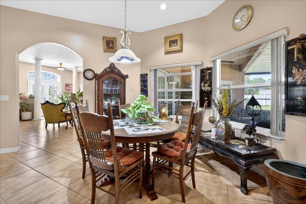 Image 16 of 62 For 52 Upshire Path