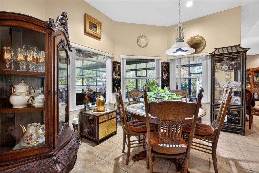 Image 17 of 62 For 52 Upshire Path