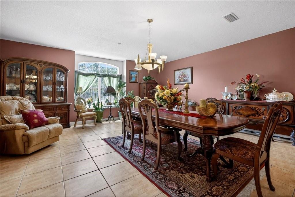 Image 26 of 62 For 52 Upshire Path