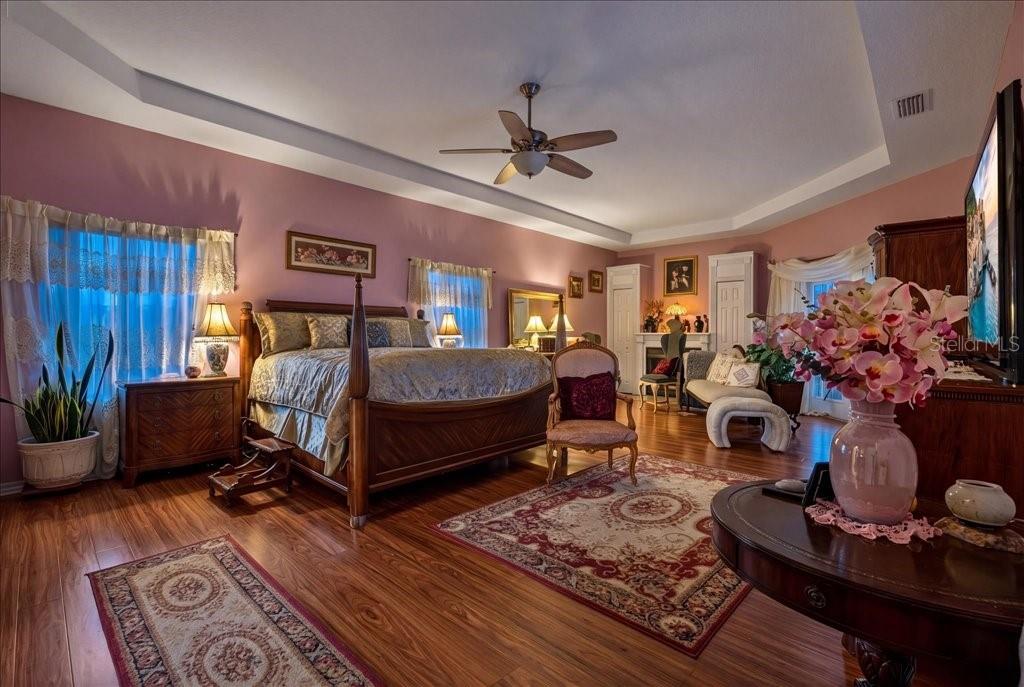 Image 34 of 62 For 52 Upshire Path