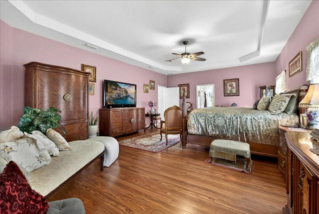 Image 36 of 62 For 52 Upshire Path