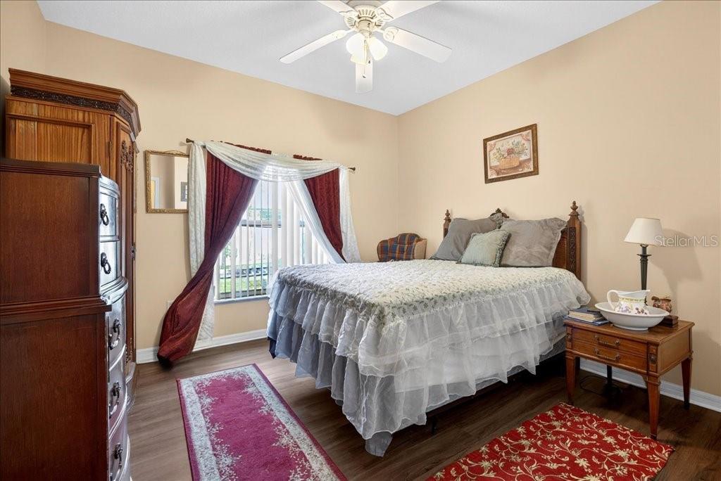 Image 42 of 62 For 52 Upshire Path